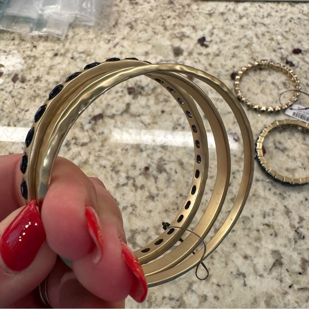 Chico’s Corrin Bangle Set of 3. - Picture 2 of 3